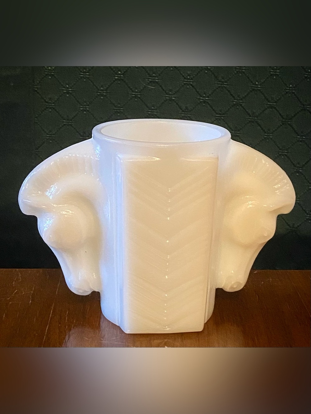 Vintage 1930s Art Deco Macbeth Evans White Milk Glass Trojan Horse Head Vase - Picture 3 of 5